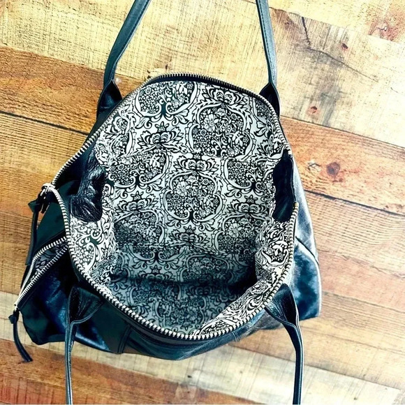 NWOT Hobo International Large Leather Tote - Picture 9 of 11